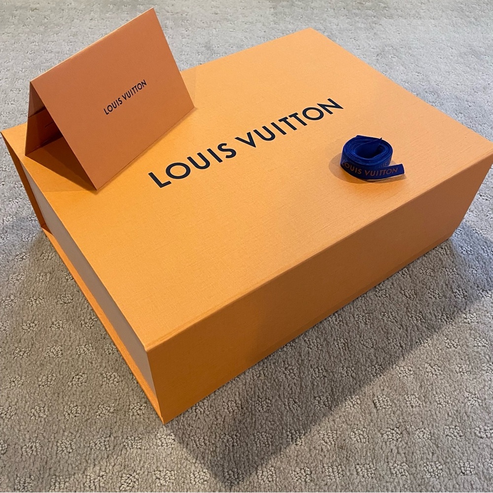 💯 🎁 Authentic LV Gift Box Set - Picture 4 of 6